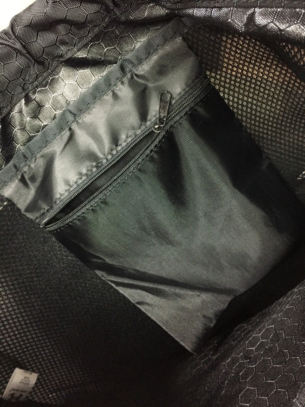 Under Armour - Drawstring Backpack - Black (ดำ) thumbnail 5